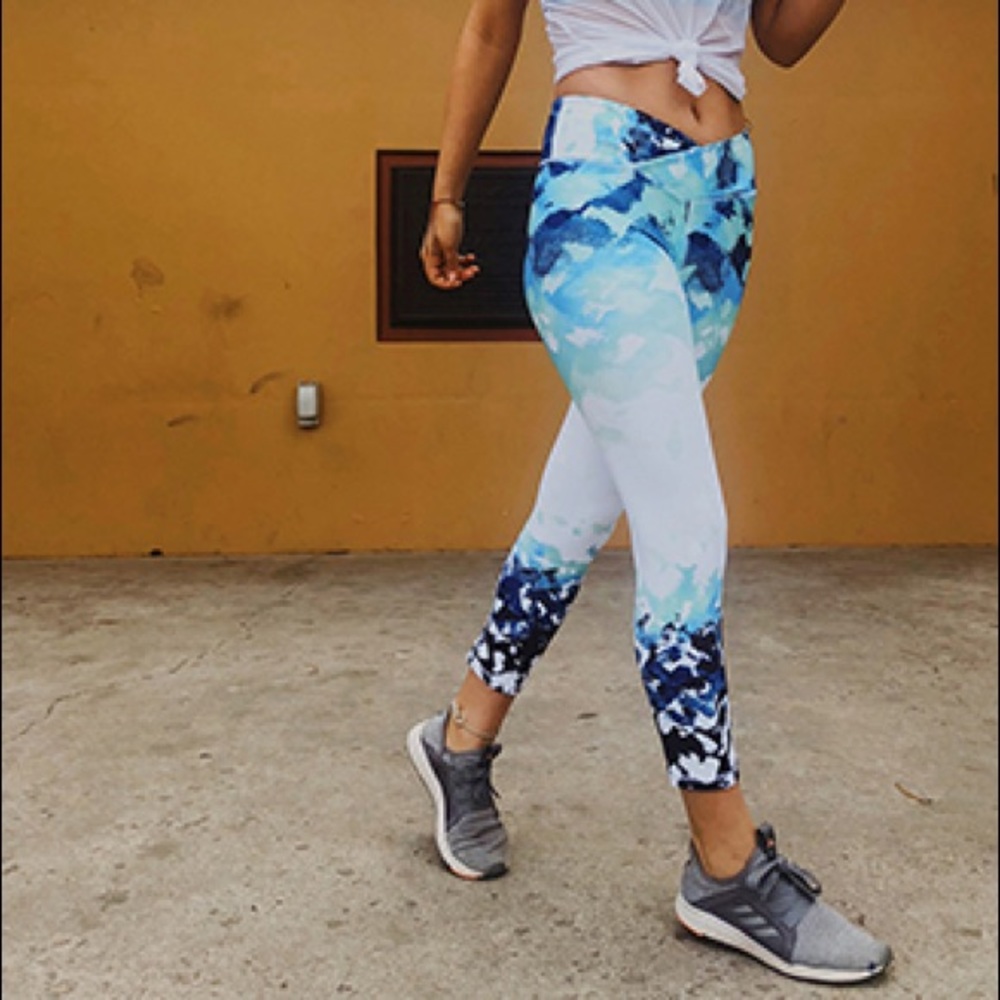 Fabletics Winn Powerhold Capri Legging LIKE NEW